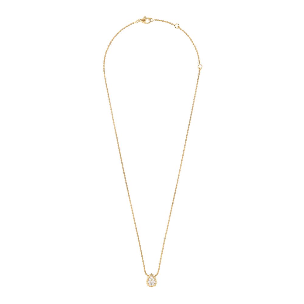 Delicate twisted chain with the signature drop motif