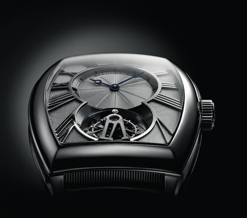 Héritage collection image with the tonneau silhouette