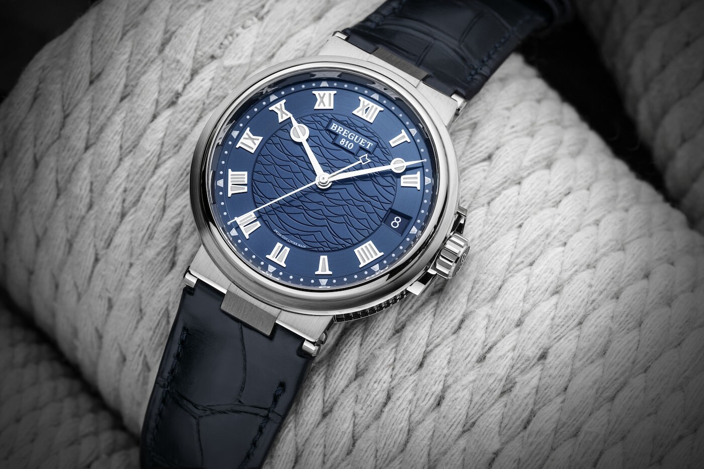 Marine 5517 in a deep blue product study