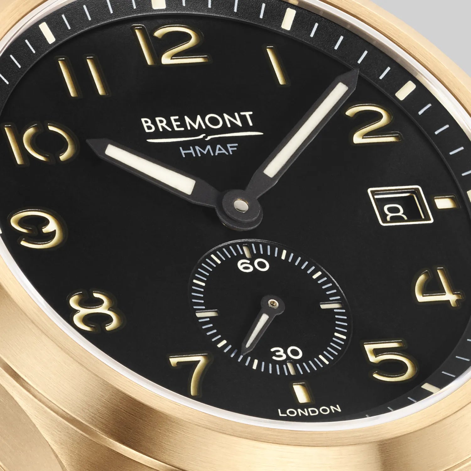 Leather strap and bronze case profile