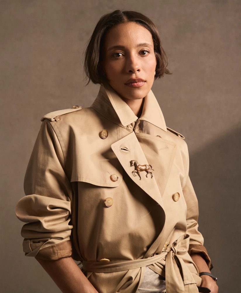 Collar and storm-flap detail