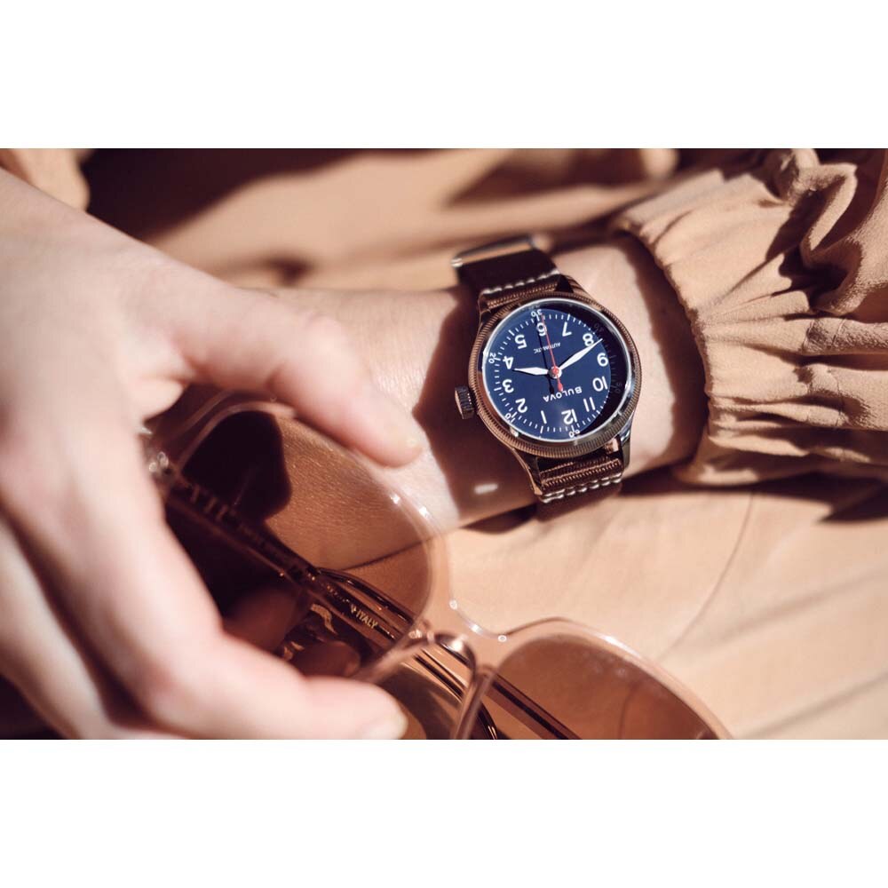 caseback or bracelet detail
