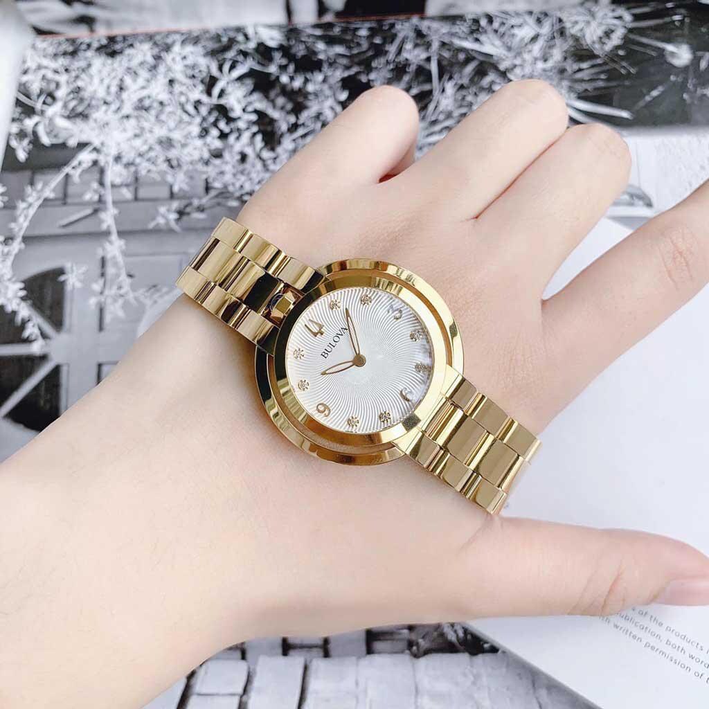 caseback or bracelet detail