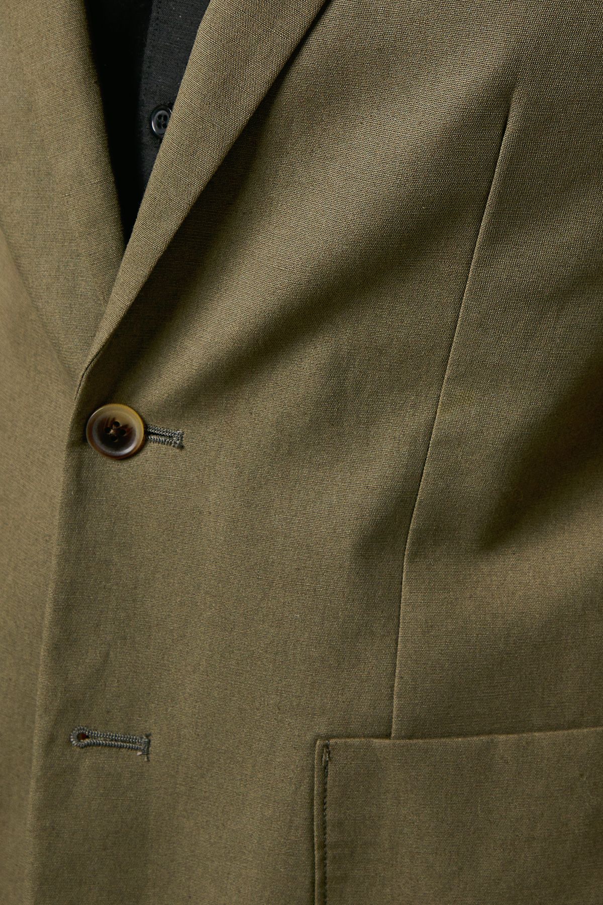 button detail
