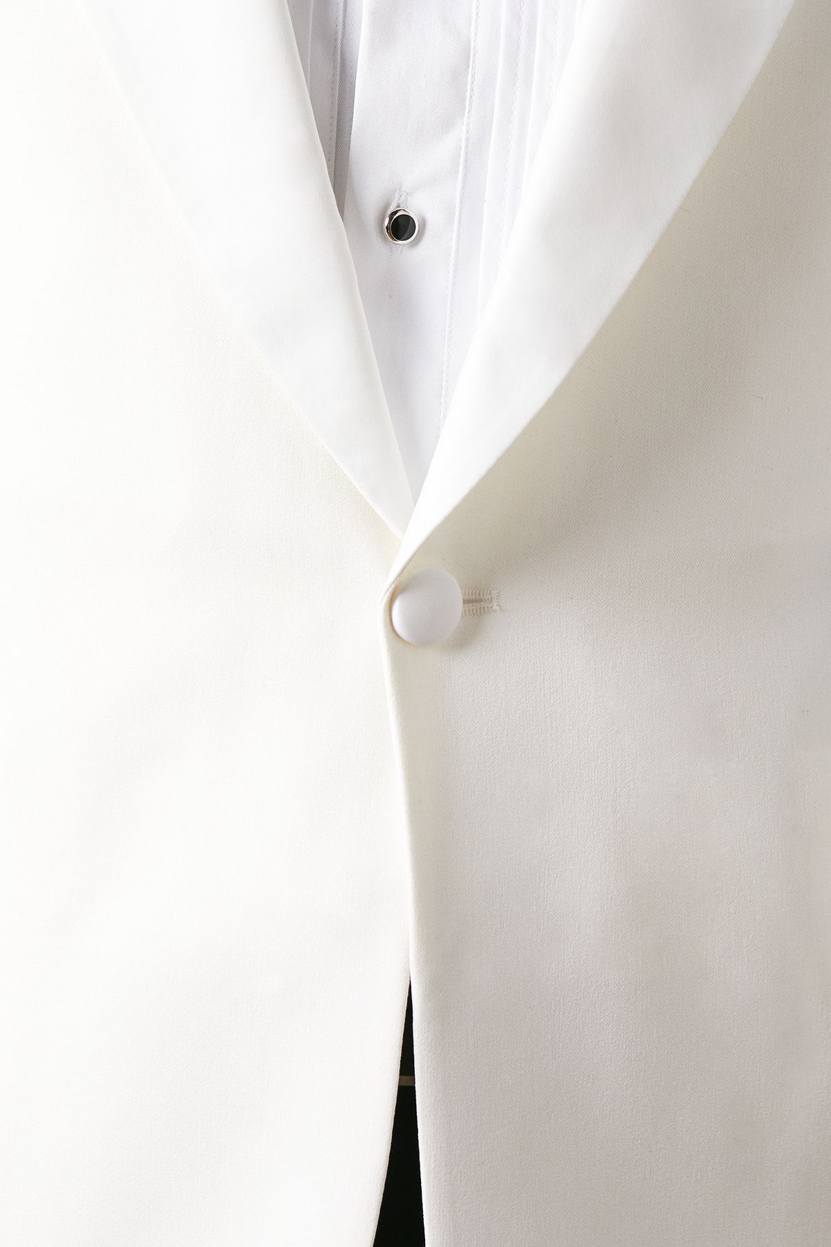 shawl collar close-up