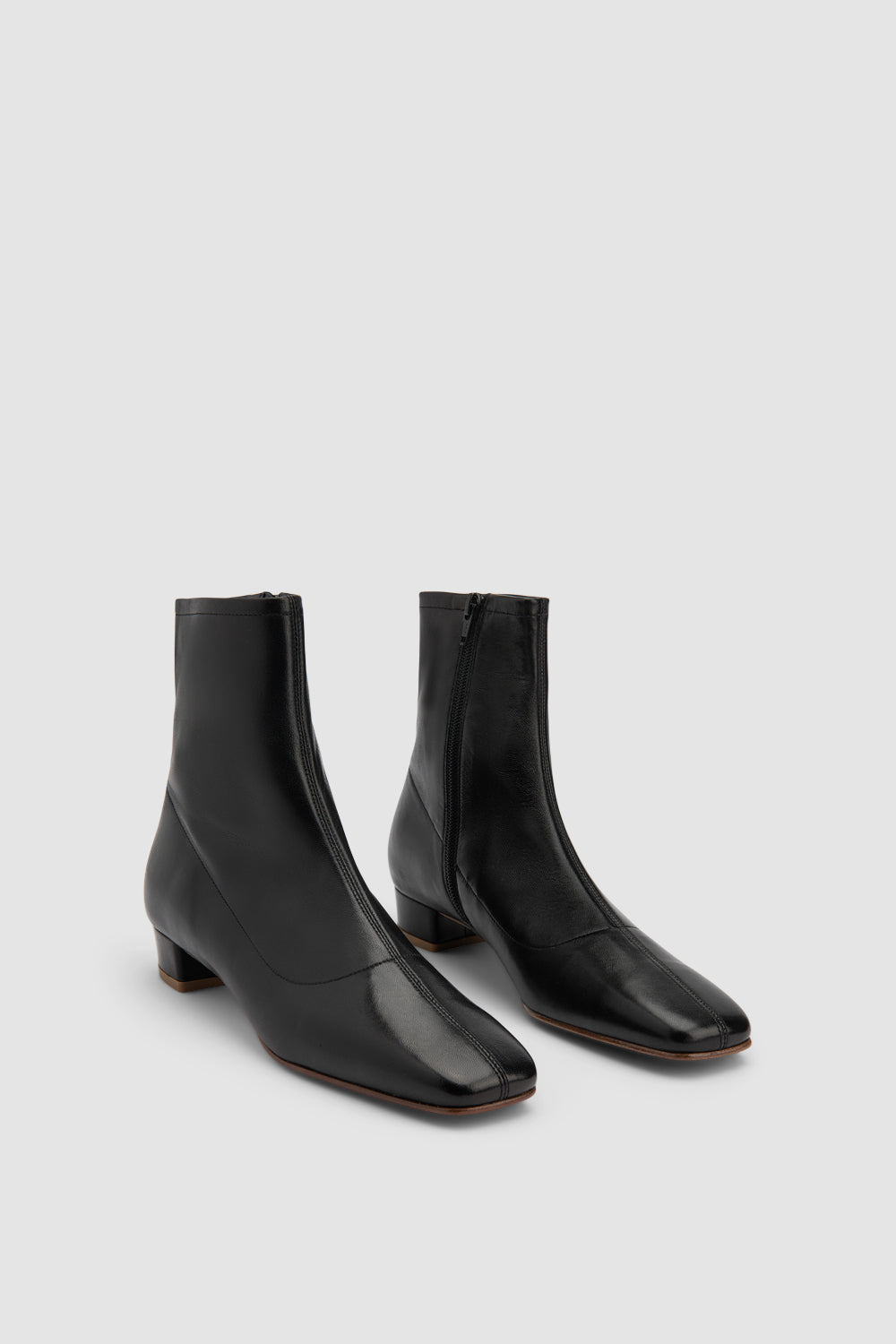 official alternate angle — Este Black Leather Ankle Boot