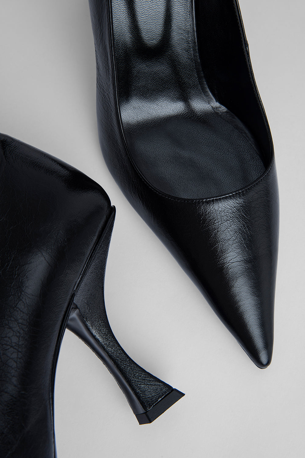 official alternate angle — Viva Black Creased Leather Pump