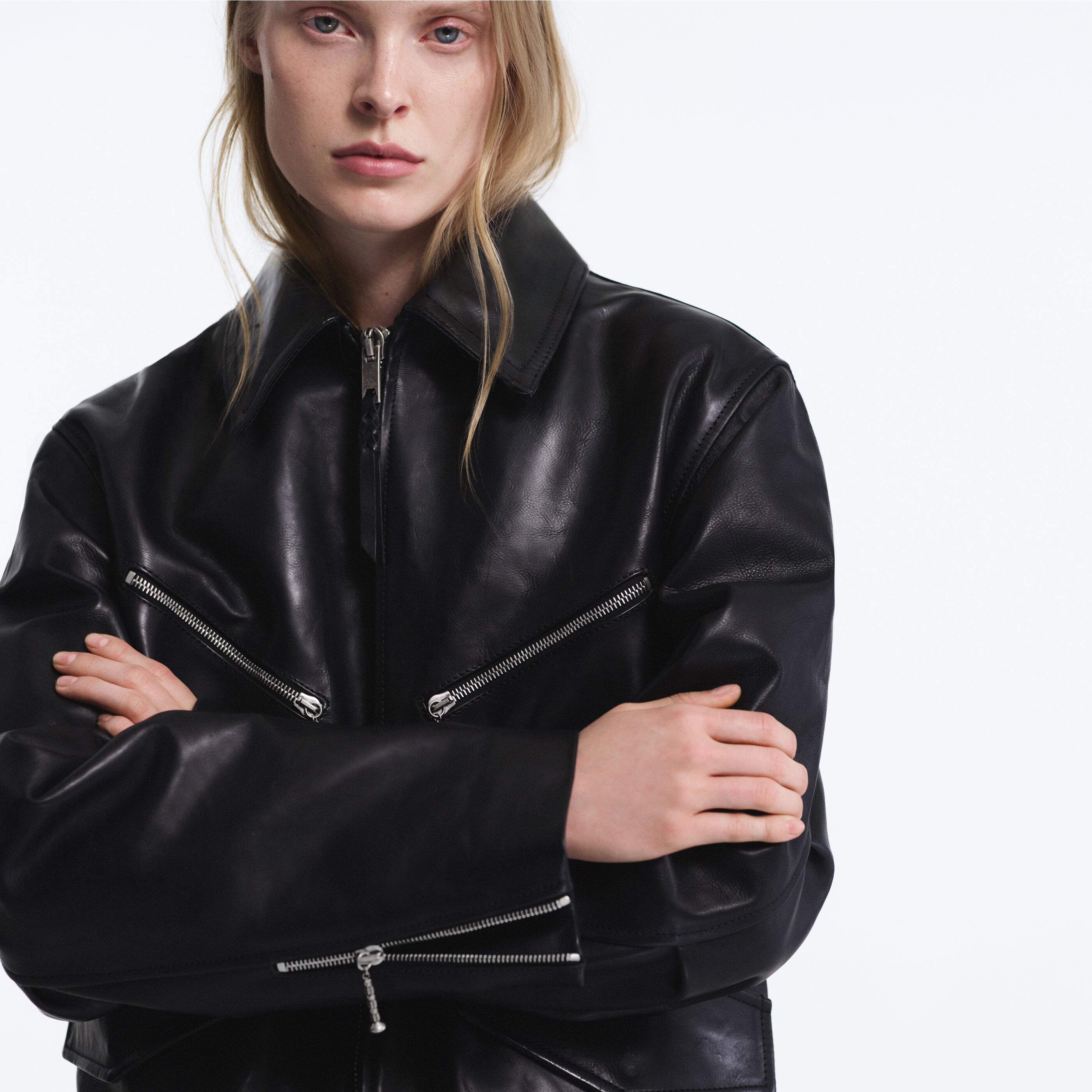 The Rizon Leather Jacket official detail view 3