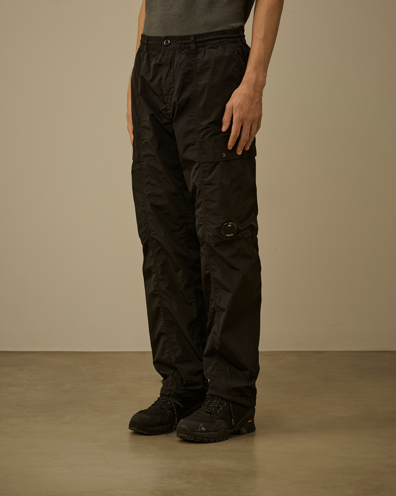 side cargo pocket view