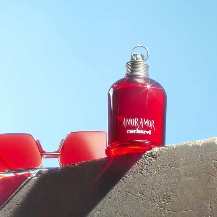 Amor Amor styled bottle image