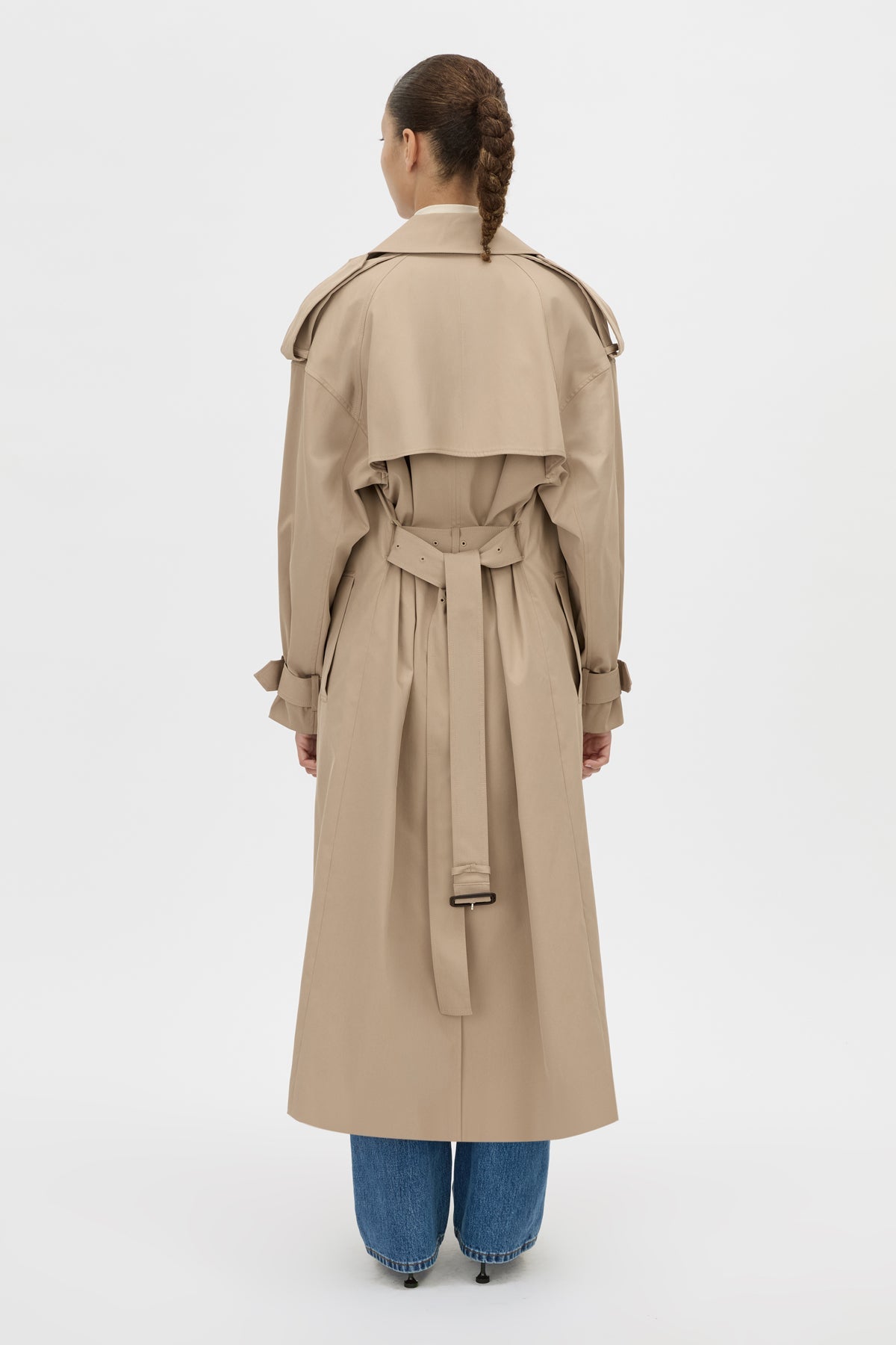 Back view with belt