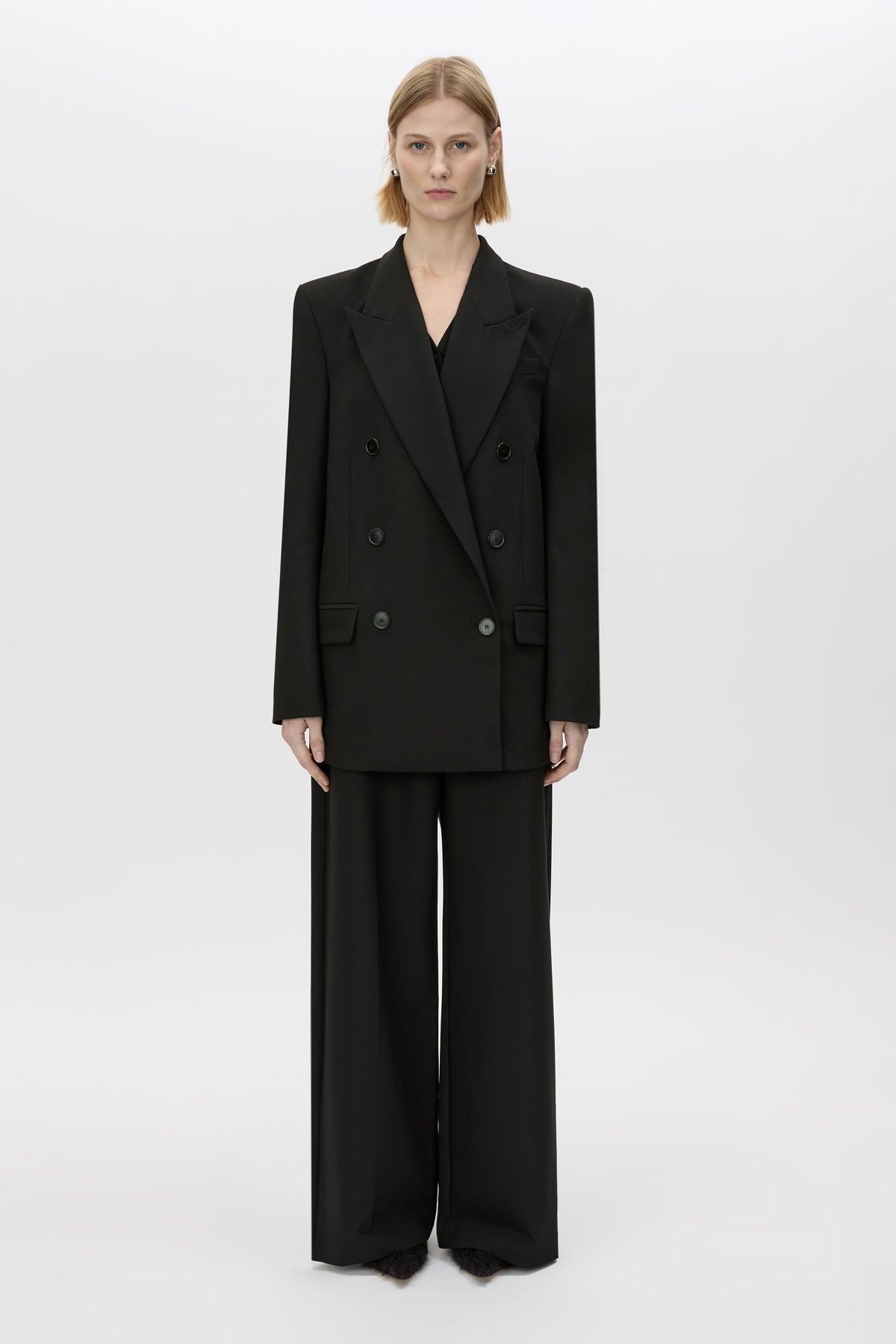 Lapel and shoulder close view