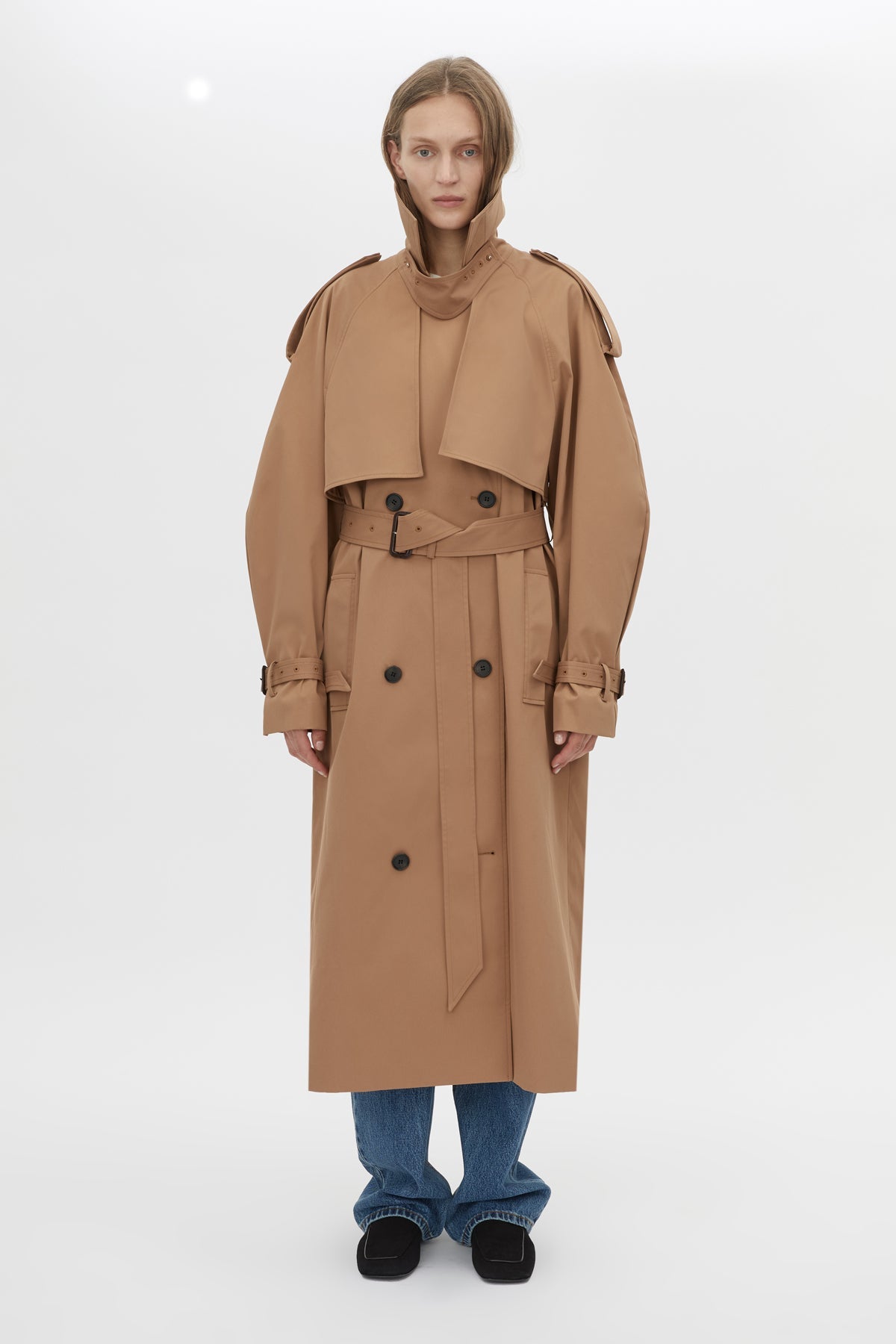 Relaxed belted front view