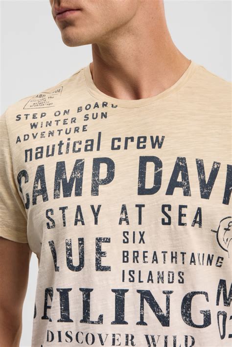 sea-sand neckline and print detail