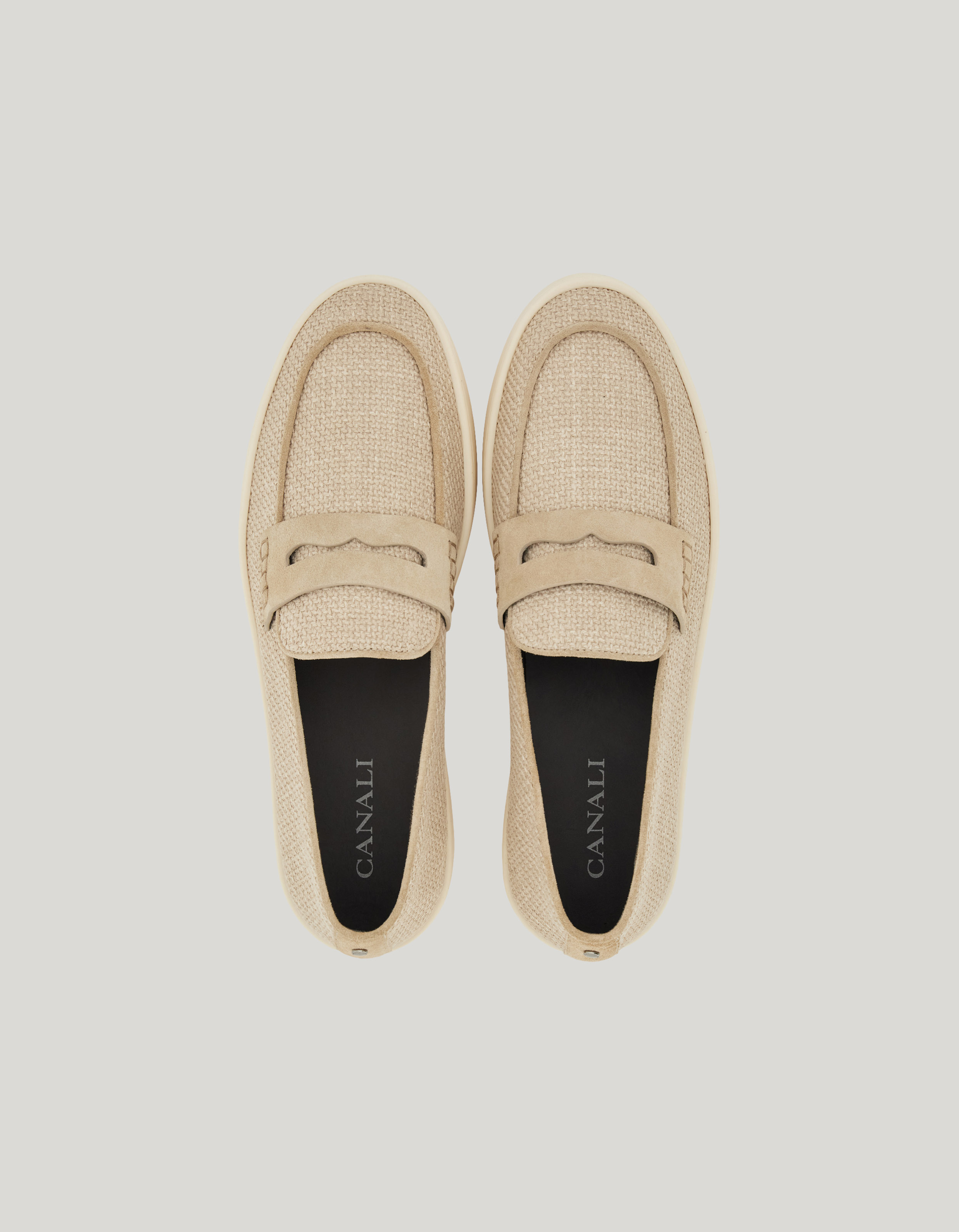 On-foot view of the relaxed summer shoe