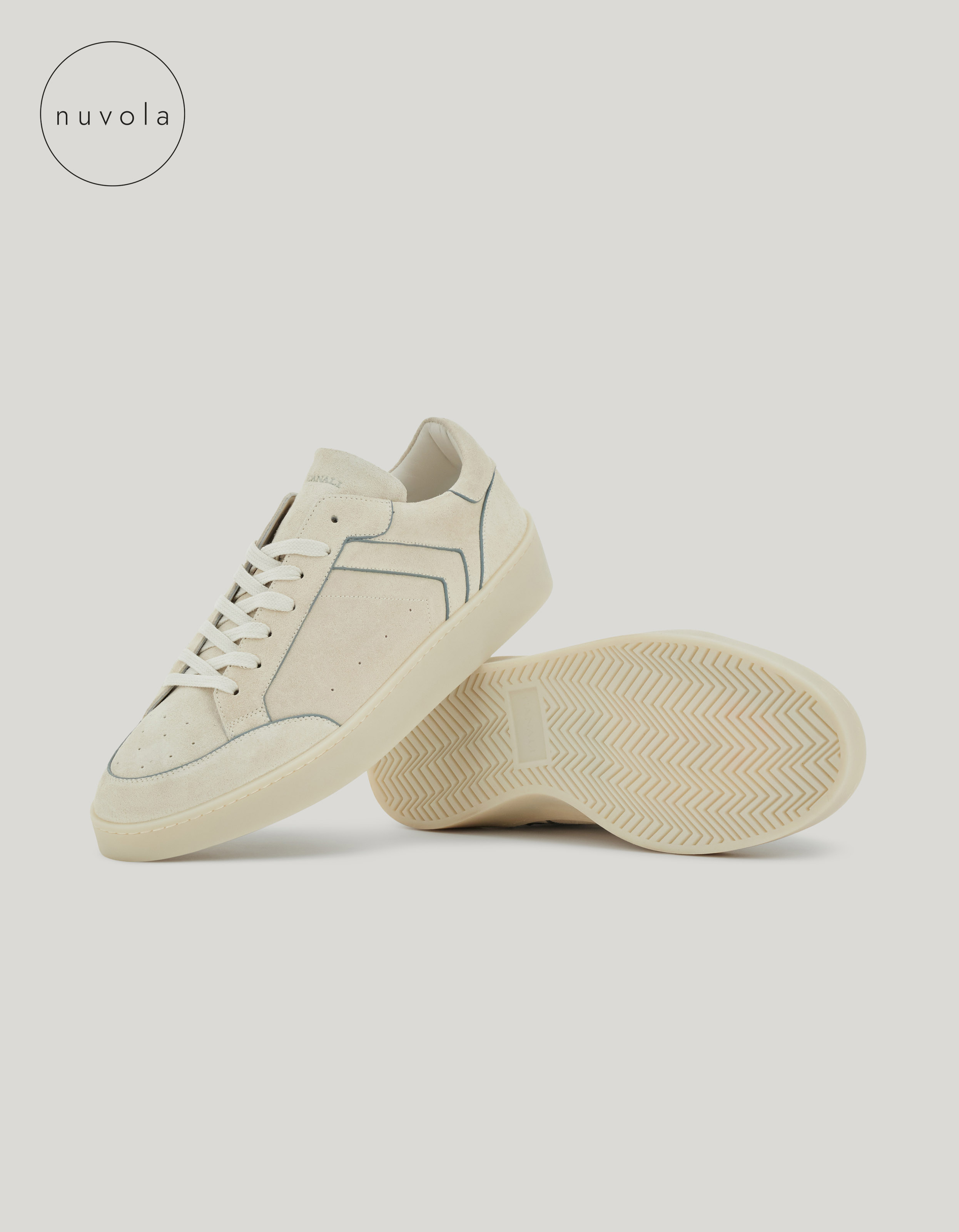 Side view of the ribbed suede upper