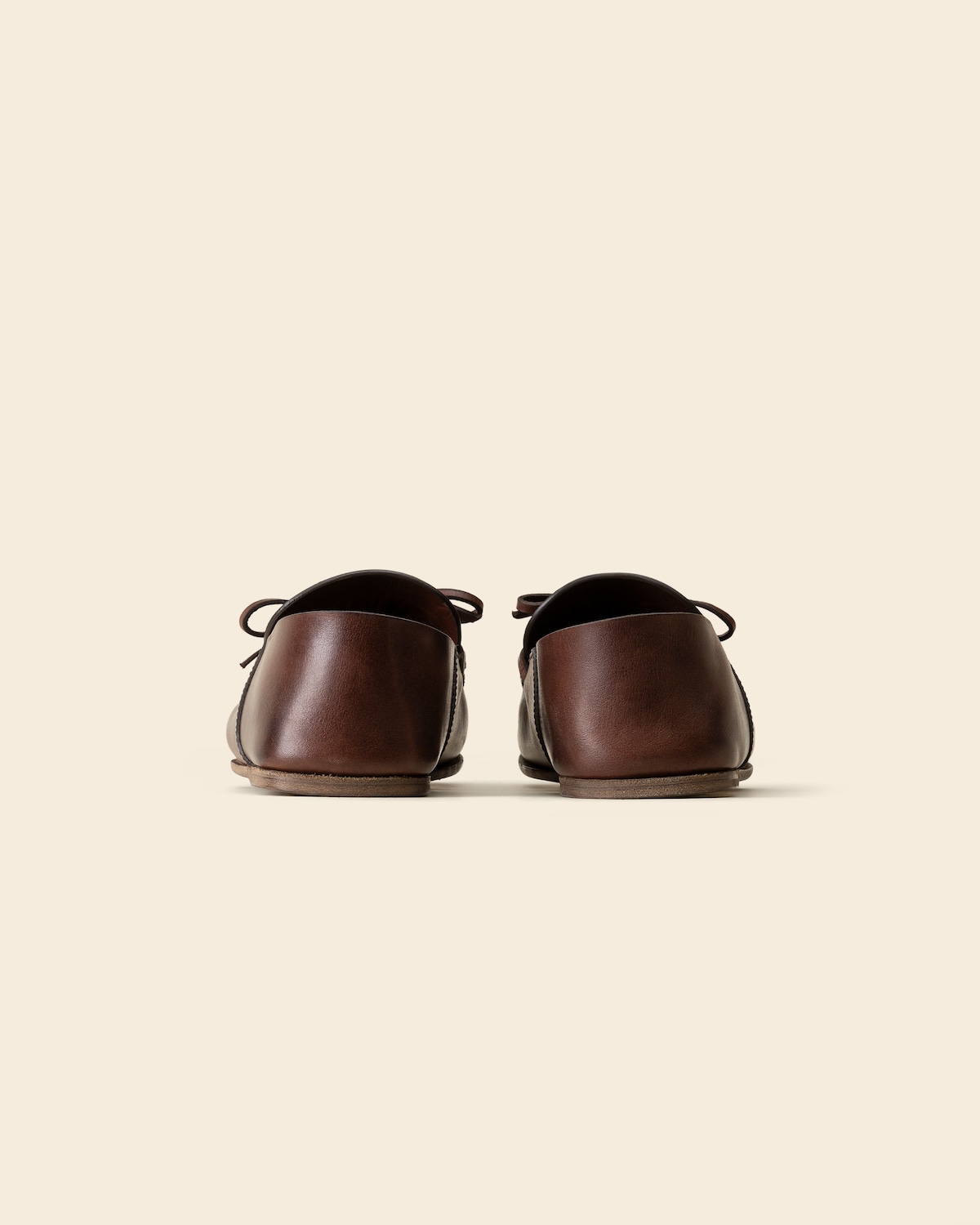 Rear view showing the soft collapsible heel