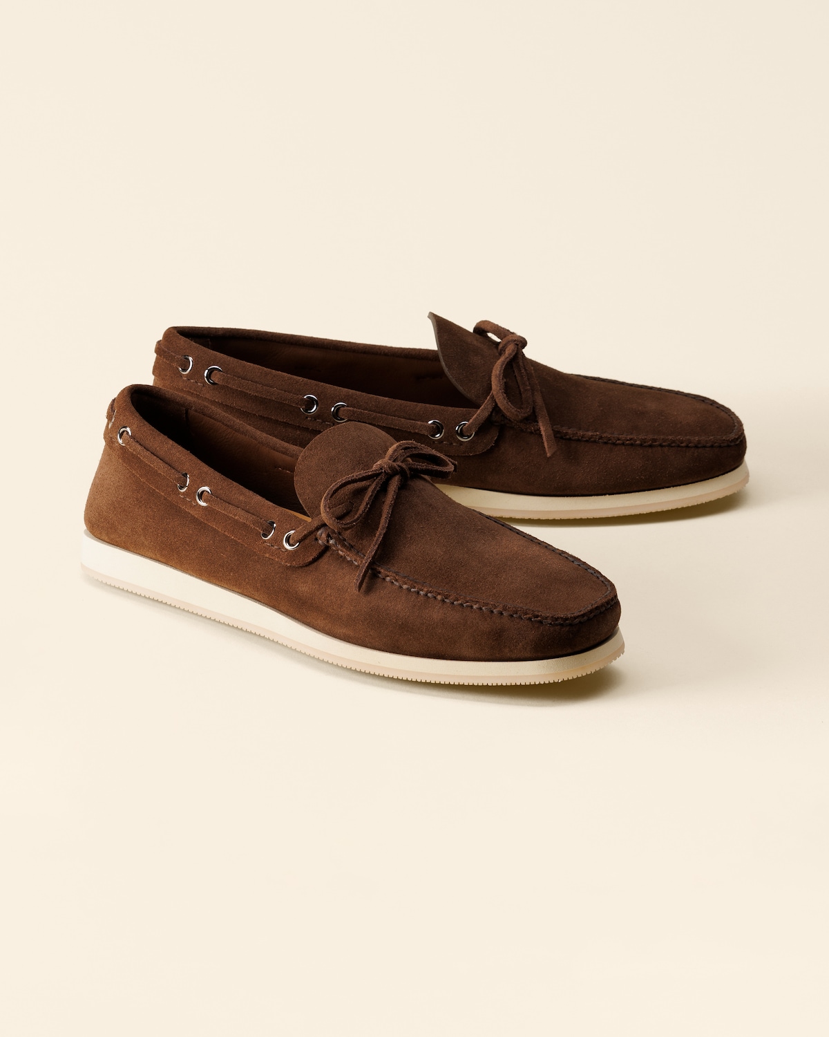 Pair view with contrast lightweight sole