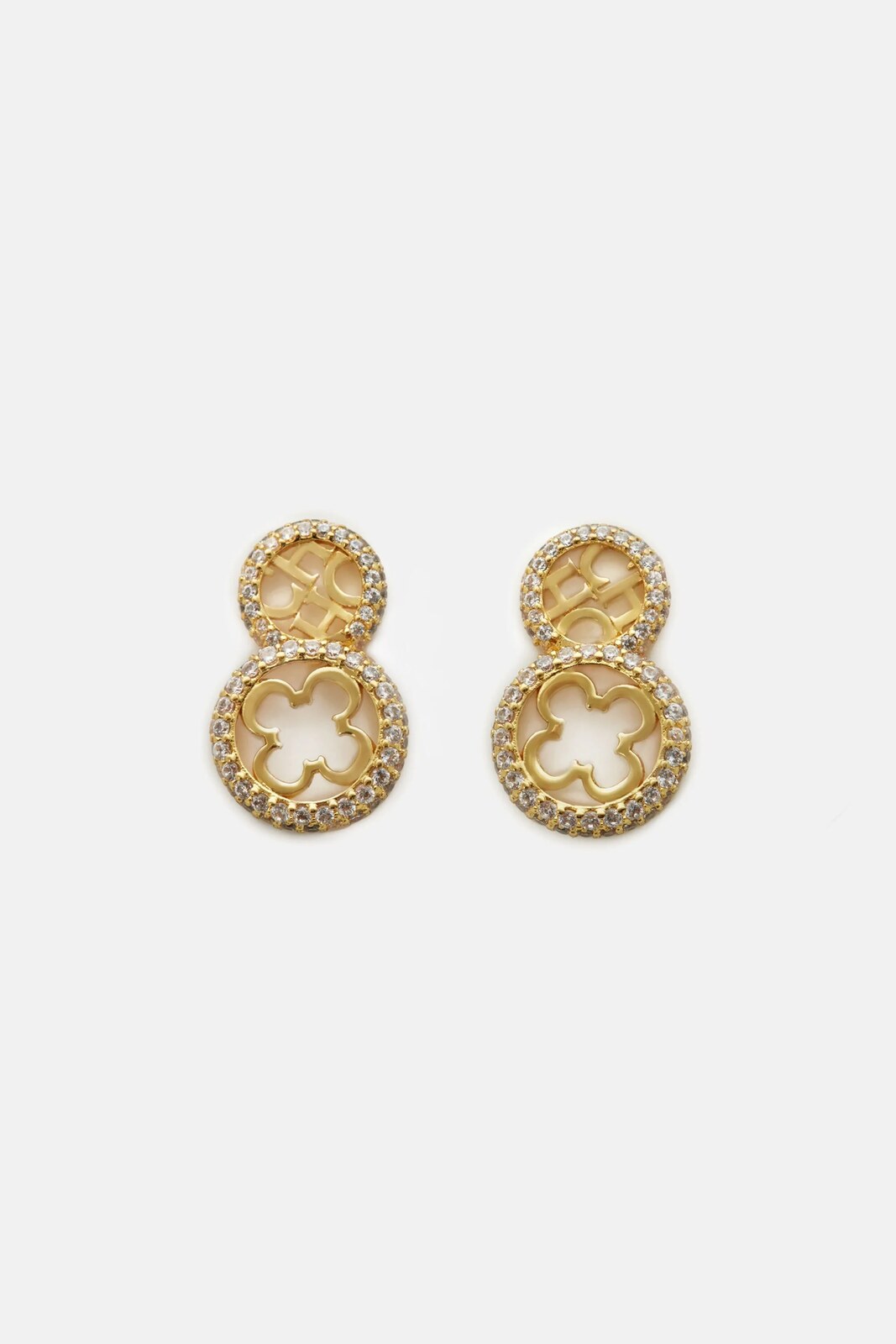 gold bracelet detail