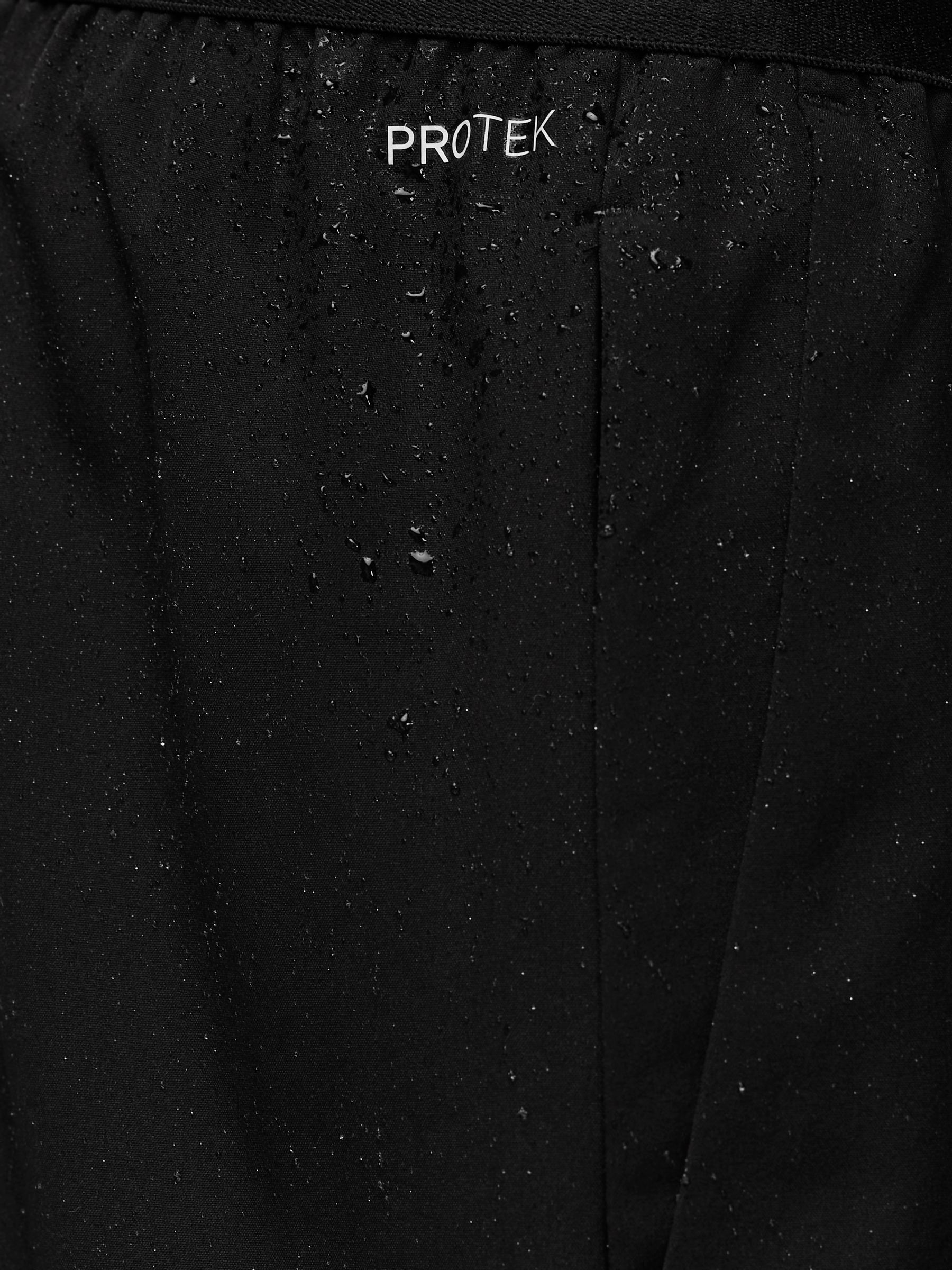 hem and logo detail