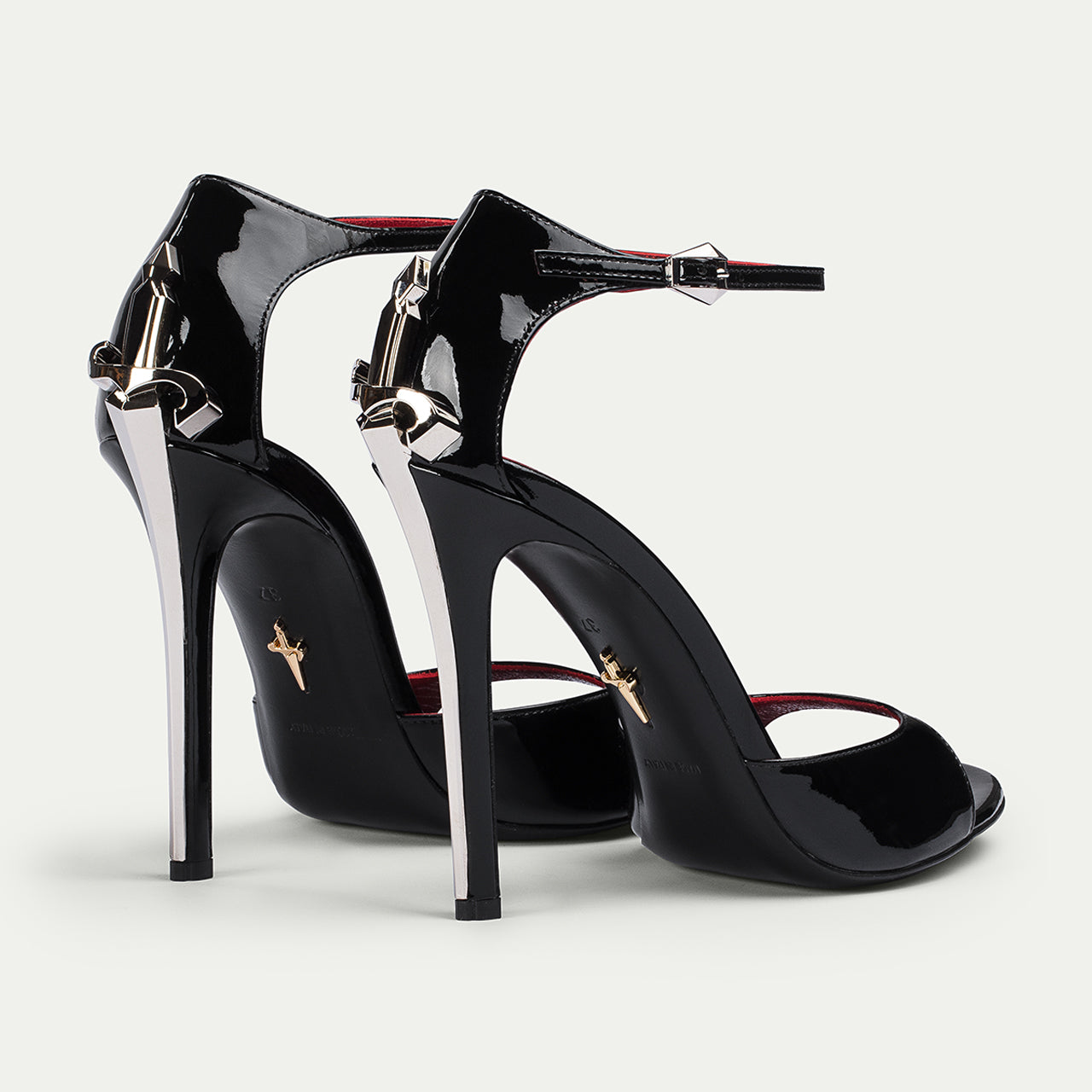 Suede pointed pump in the Dagger Heel line