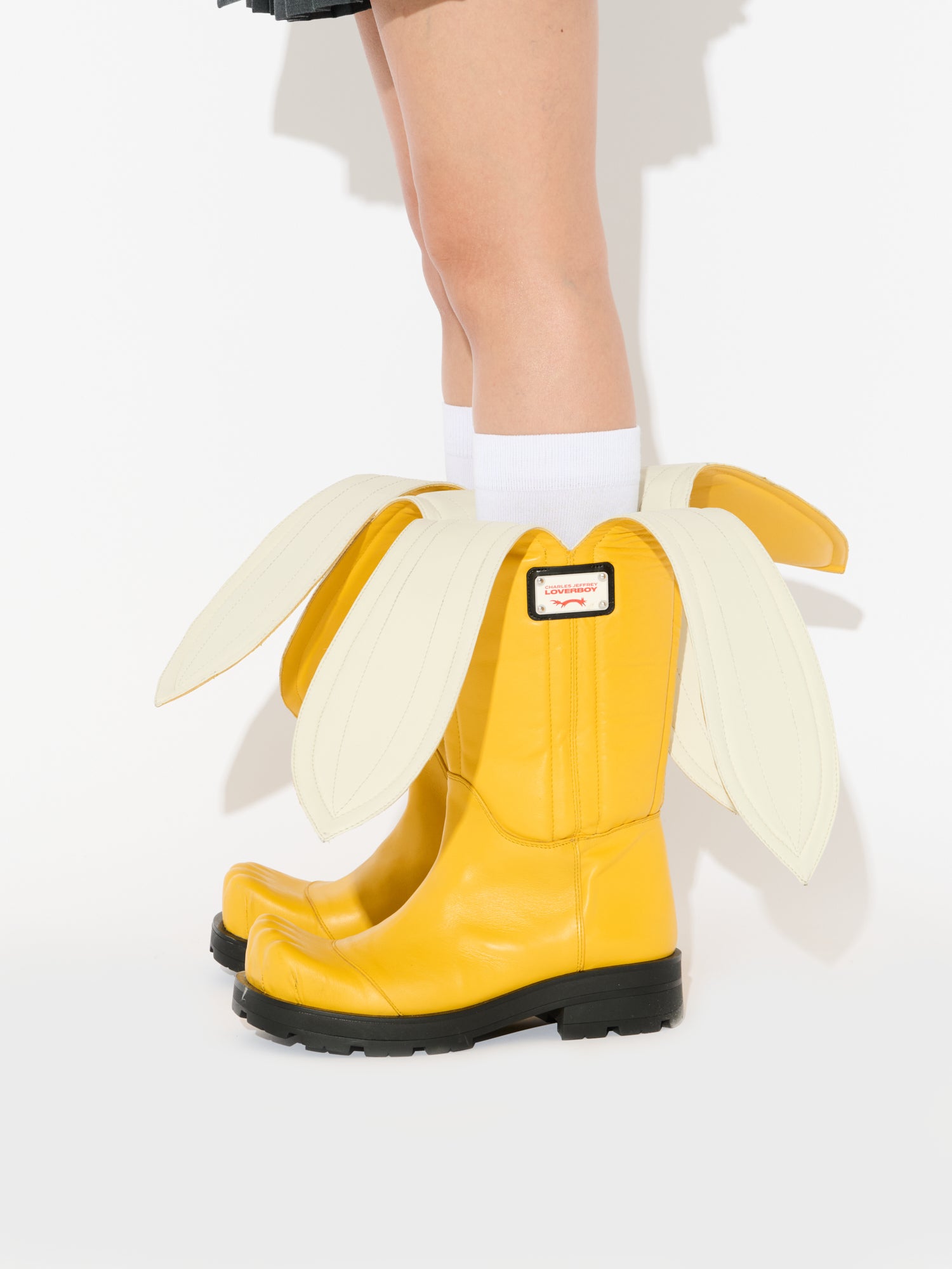 BANANA BOOT MOGGIES in YELLOW — alternate official view