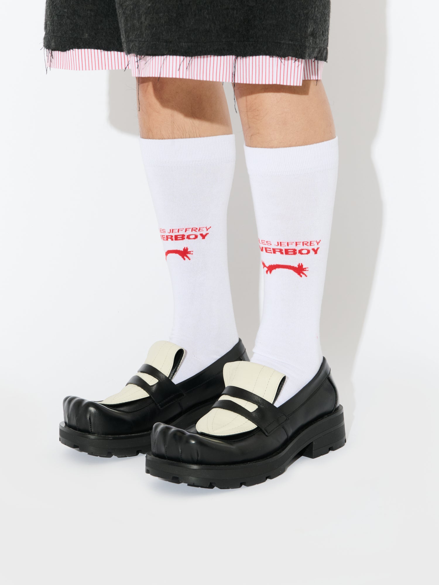 BANANA MOCCASIN MOGGIES in BLACK WHITE — alternate official view
