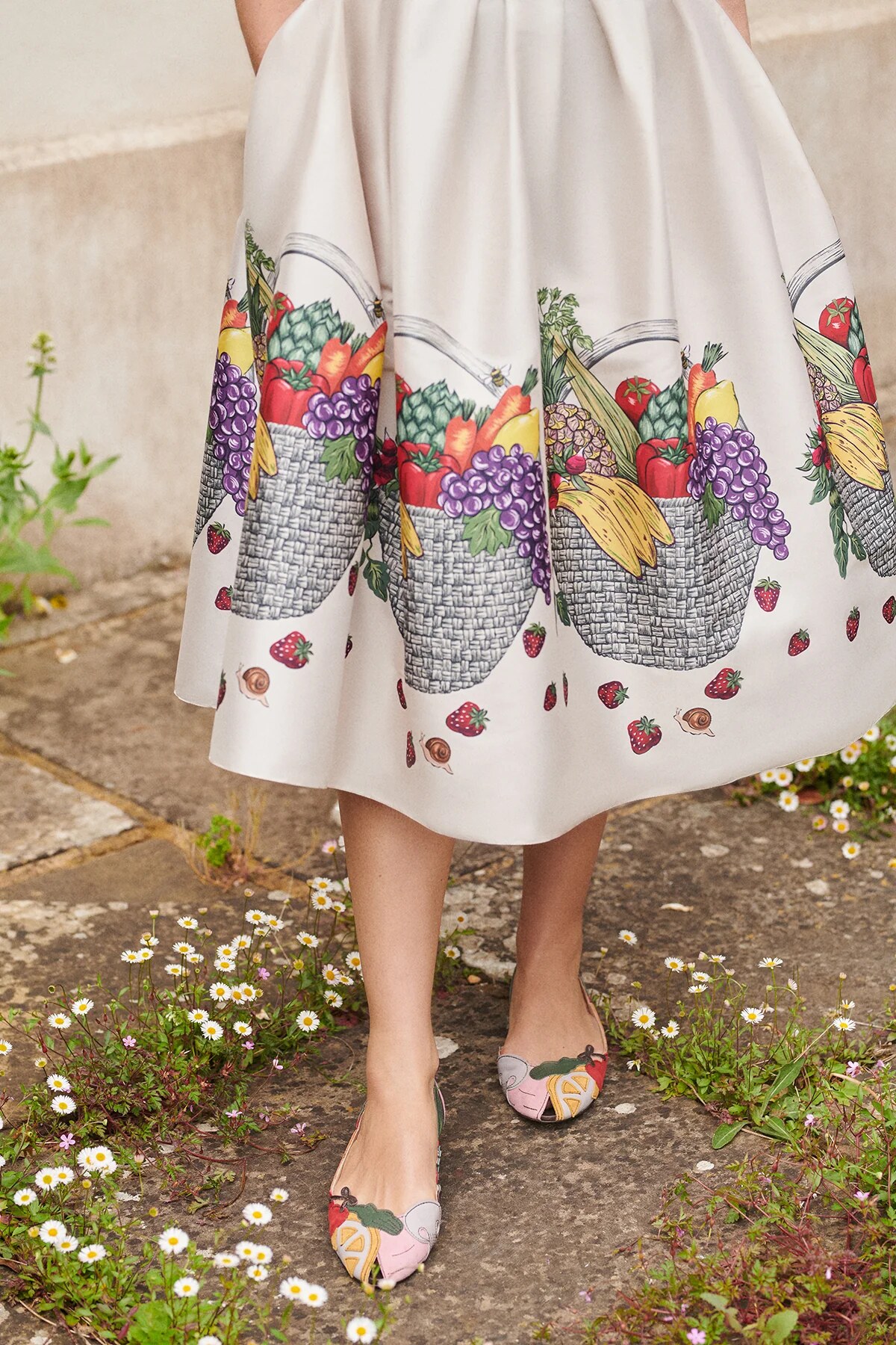 toe appliqué detail