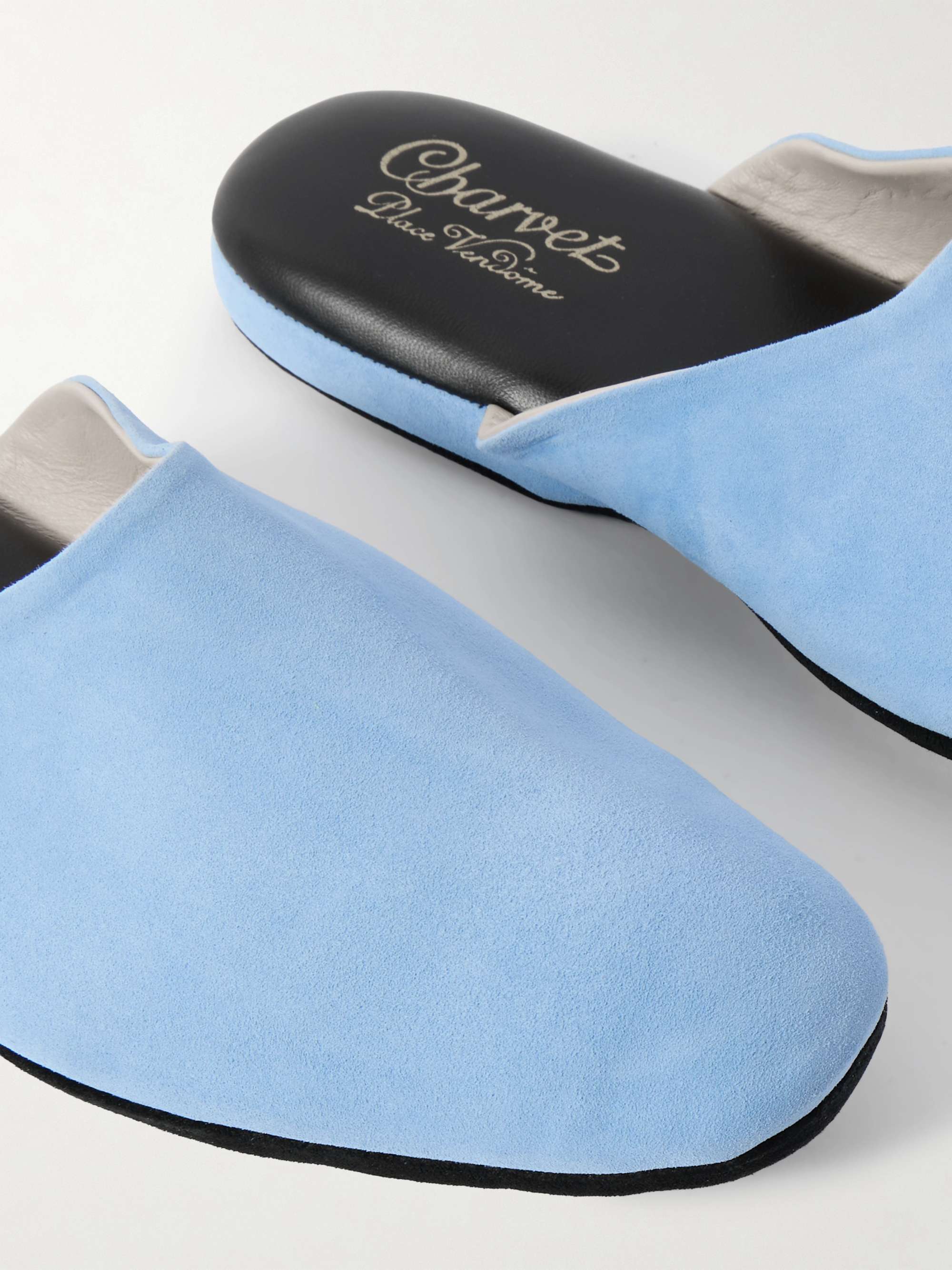 insole and pouch detail