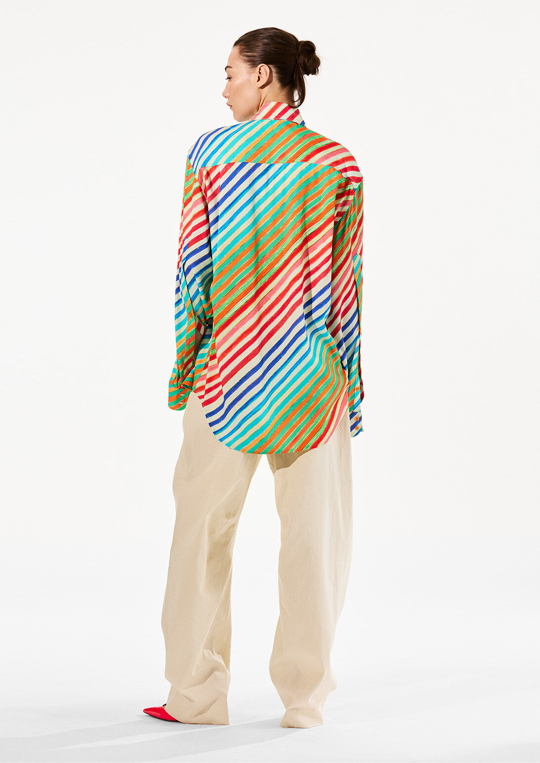 Back view with painterly diagonal stripe