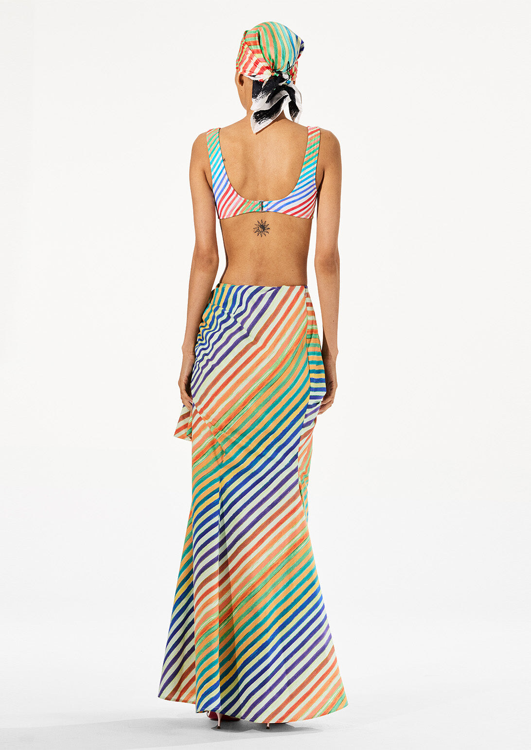 Back view showing wrap volume