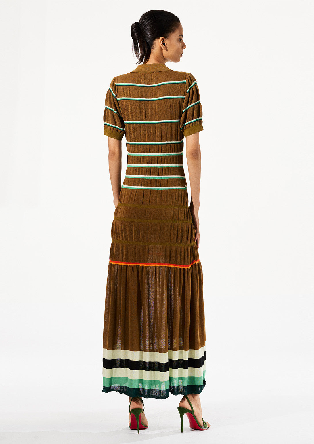 Back view with saturated stripe placement