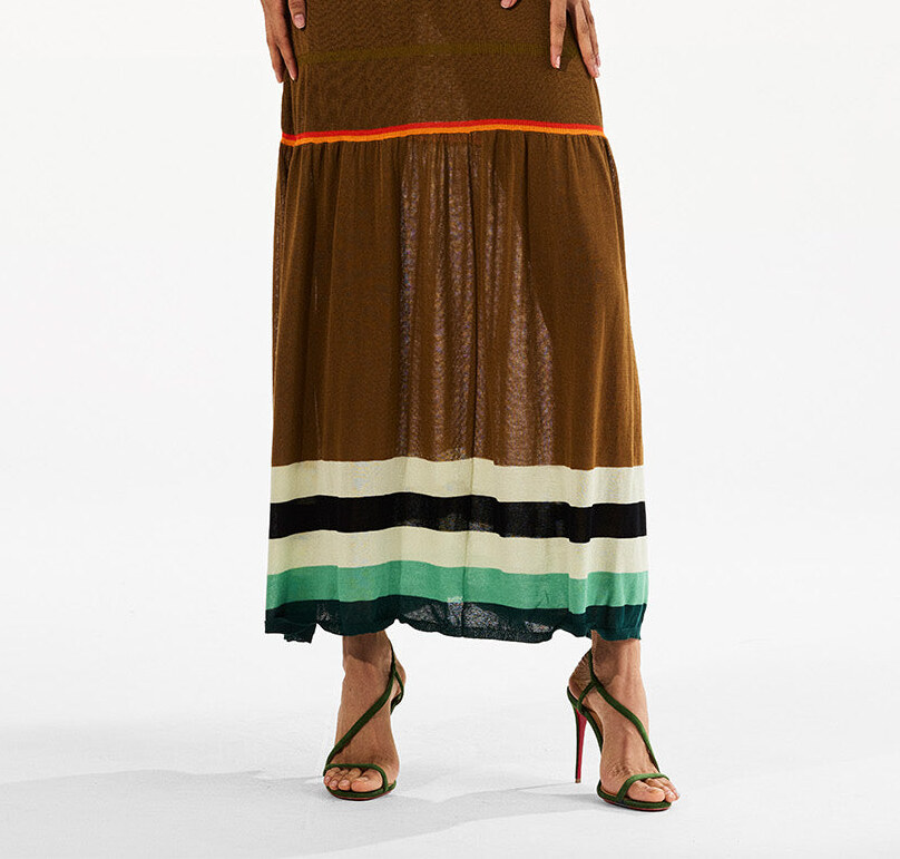 Full-length proportion and hem crop