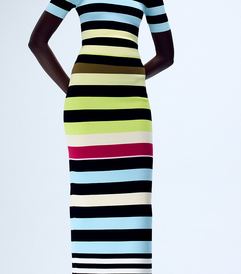 Stretch knit body line detail