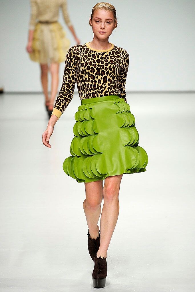 Green bubble-disc skirt look