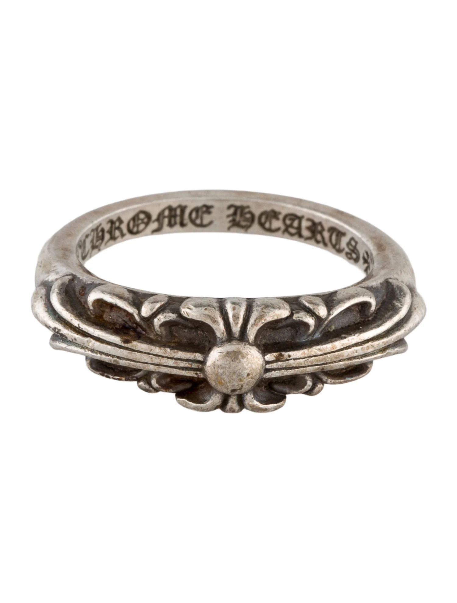 side profile of the sculpted band