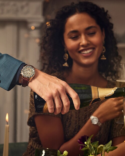 green dial lifestyle view