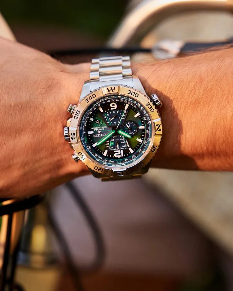 on-wrist travel styling