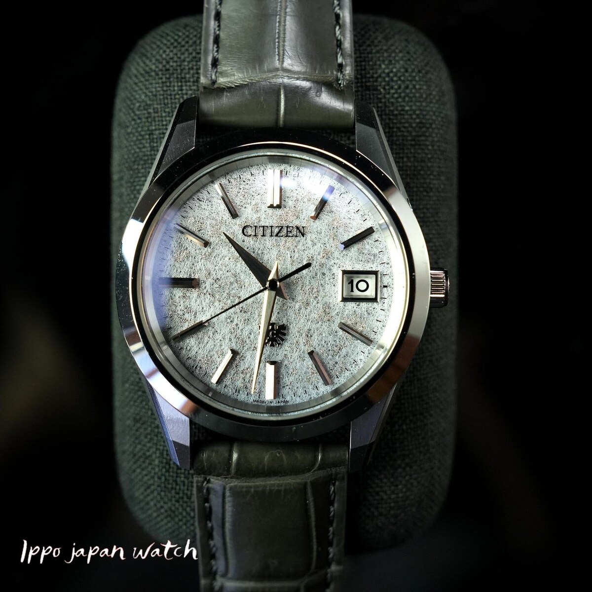 strap variant on the wrist