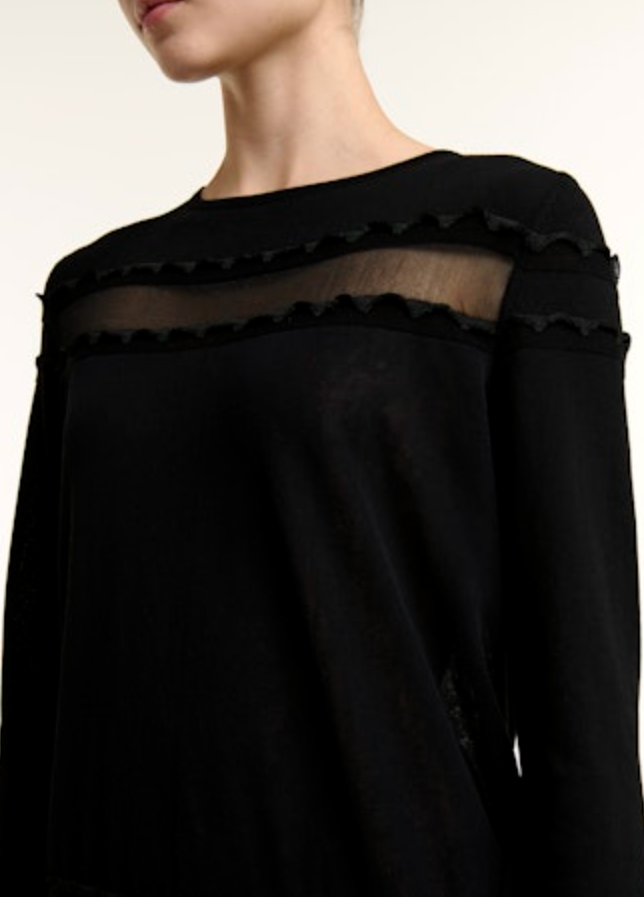 shoulder detail