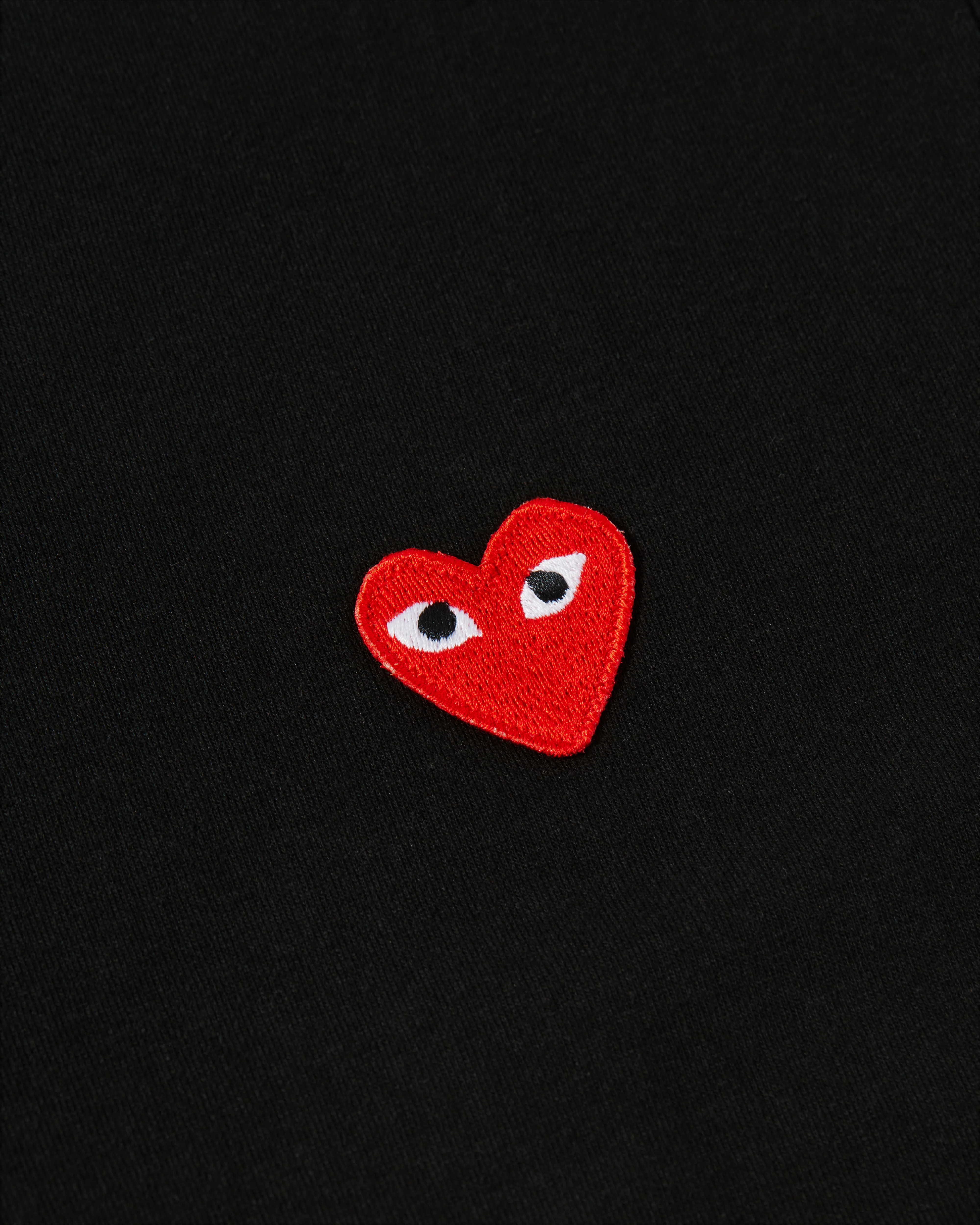 black/white red-heart tee
