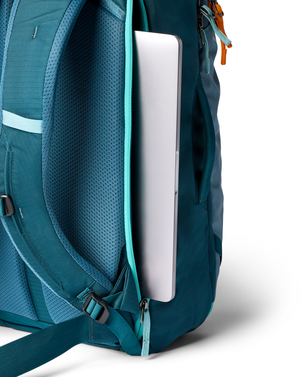Allpa 28L Travel Pack — angle/detail view