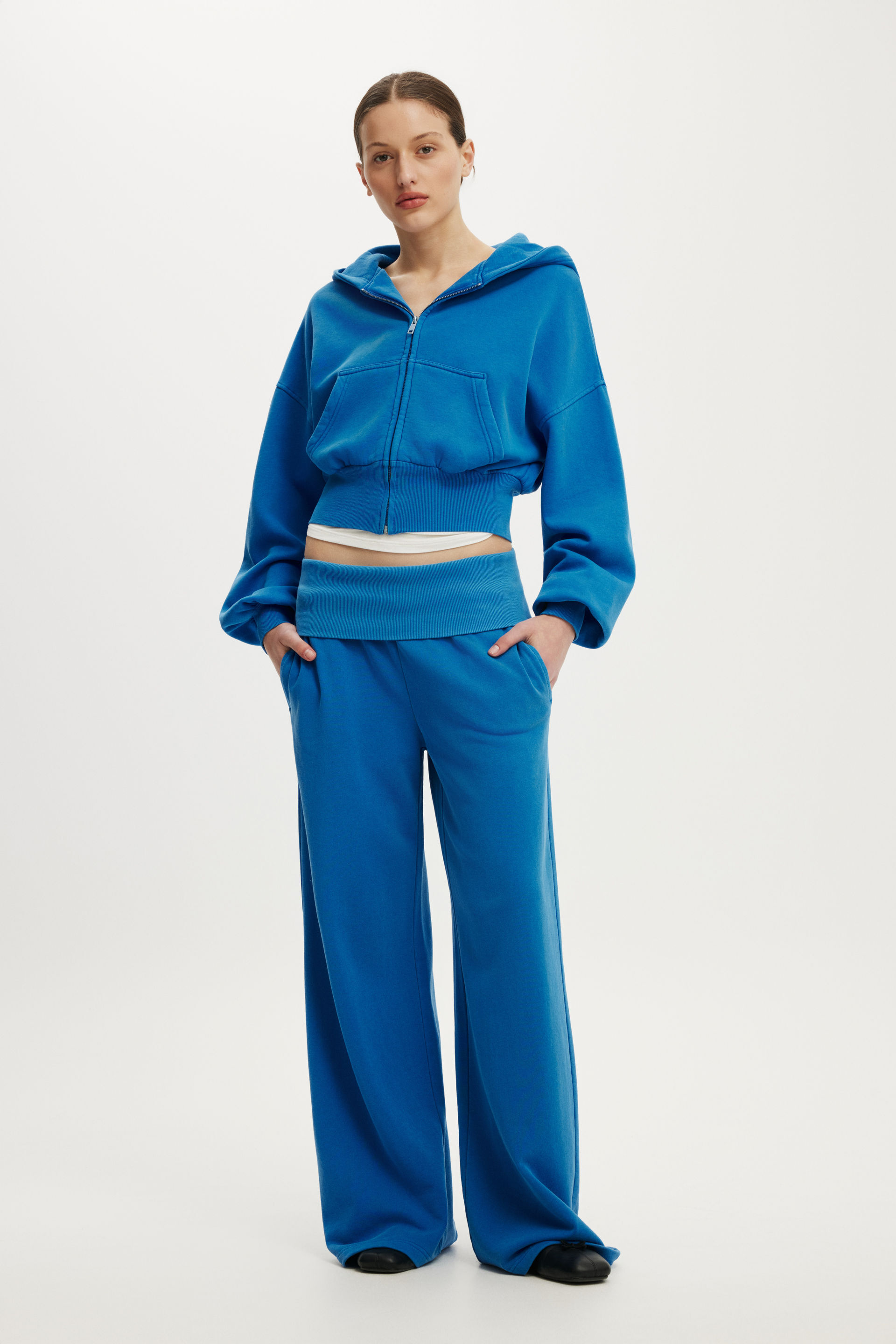 hood and zipper detail