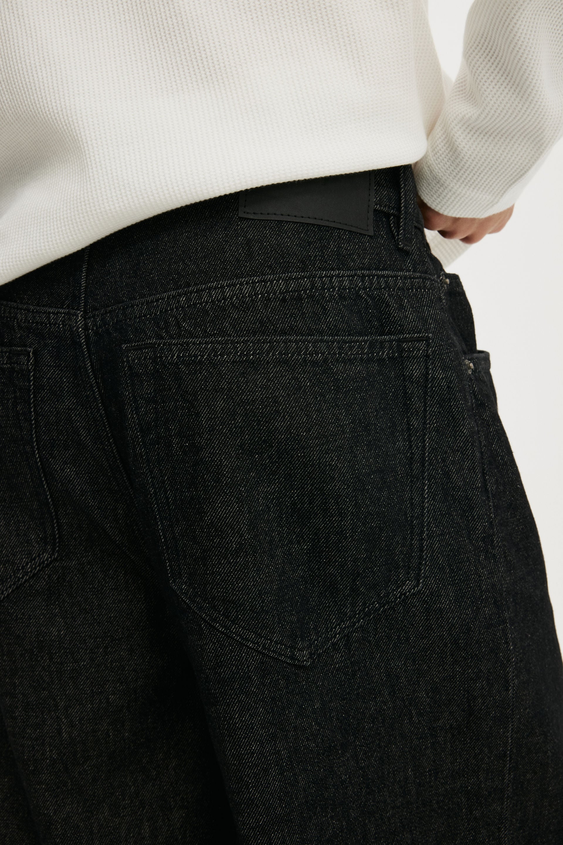 wide-leg proportion