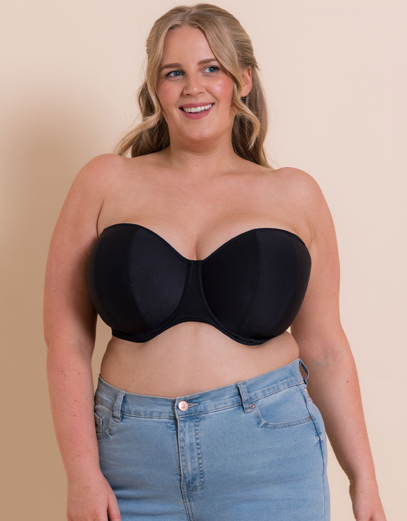 Set front view with detachable-strap styling