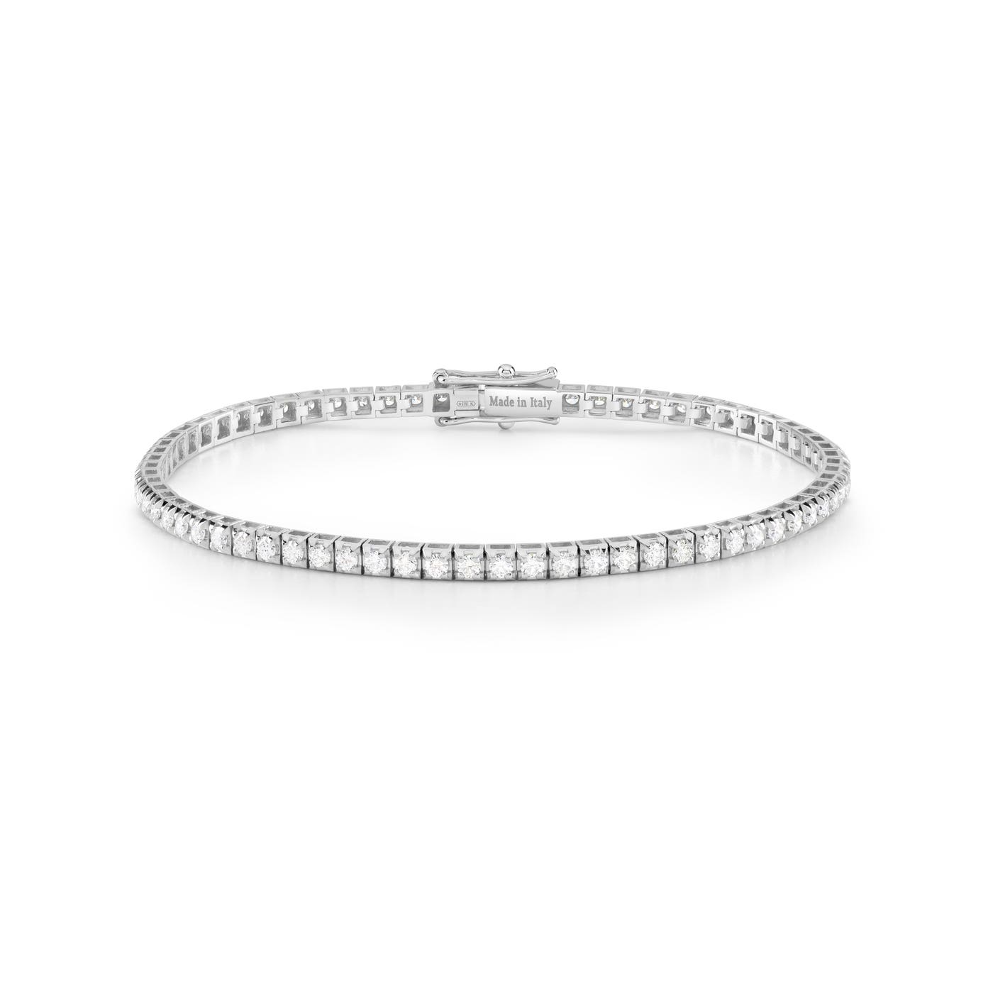 White-gold diamond bracelet detail