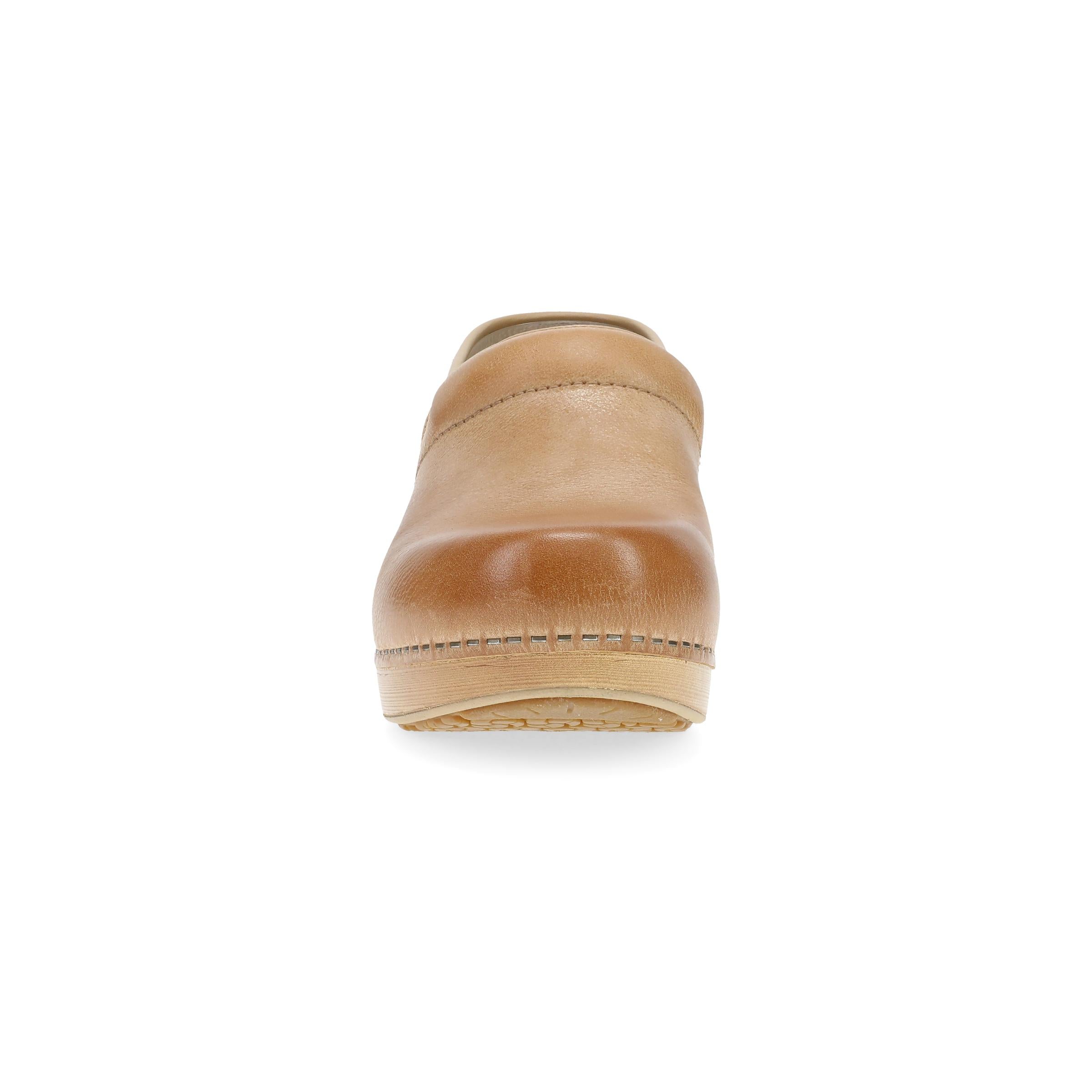 Front view with roomy toe shape
