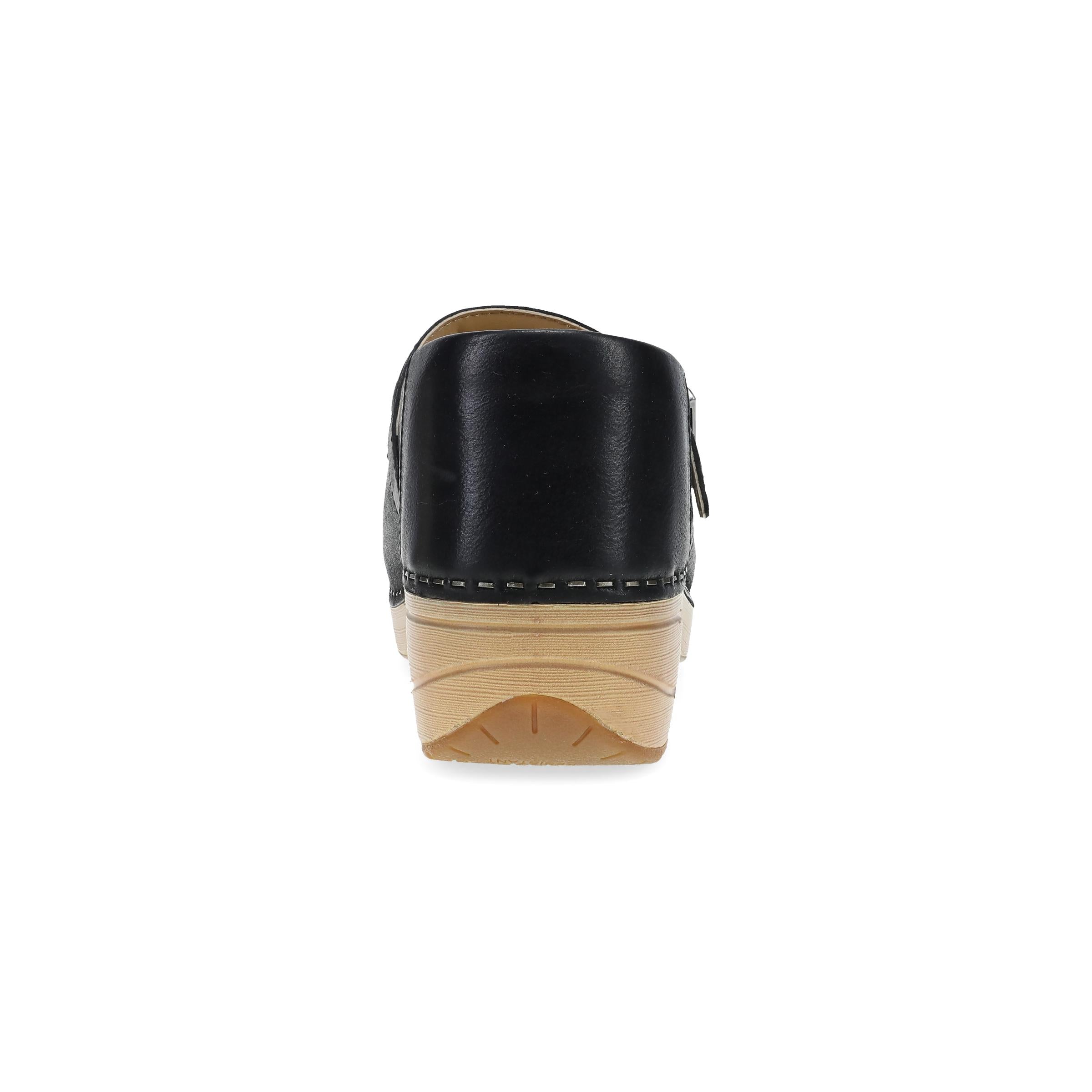 Instep and buckle detail