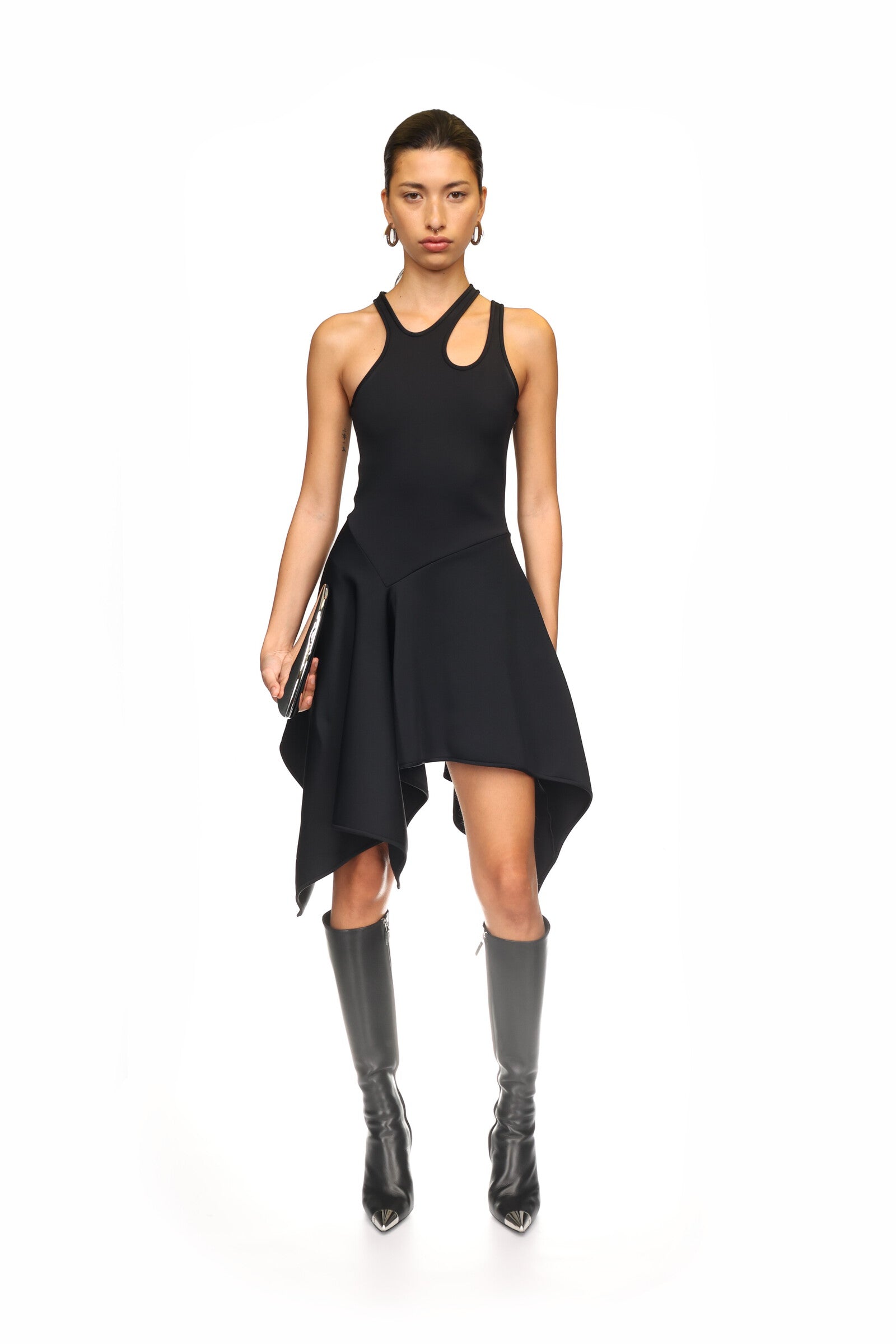 side view of the sculpted skirt