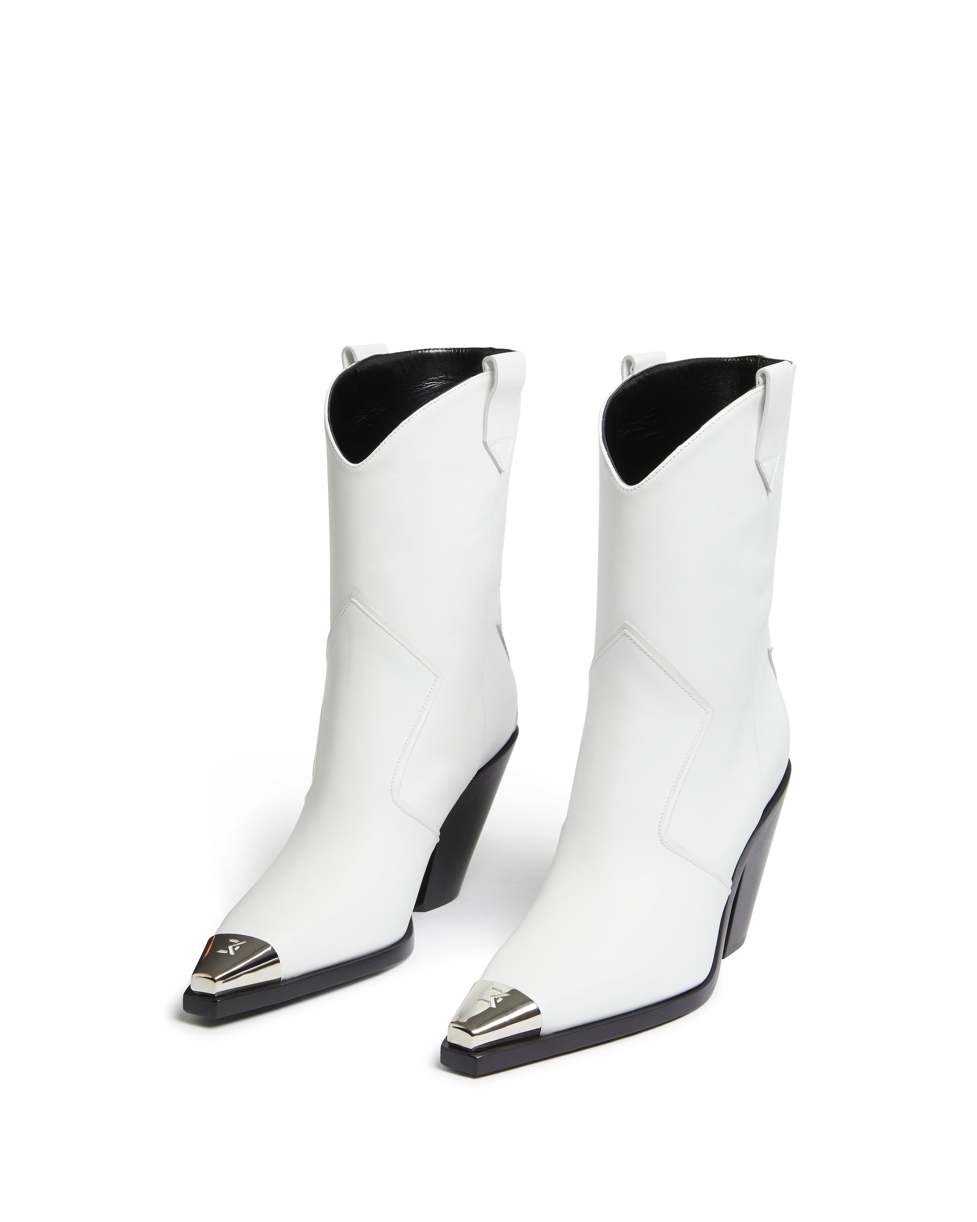 side view of angled heel